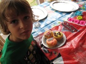kinderfeestje jules met cakejes.jpg