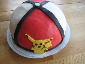 pokebal taart met pichacu.jpg